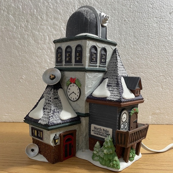 Department 56 Weather & Time Observatory Christmas Village North Pole Series - Picture 3 of 15